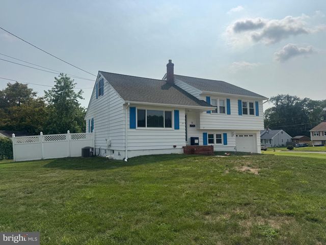 11 MANOR TERRACE, Mt Holly, NJ 08060