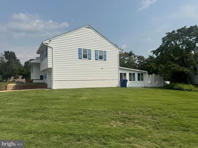 11 MANOR TERRACE, Mt Holly, NJ 08060
