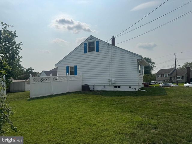 11 MANOR TERRACE, Mt Holly, NJ 08060