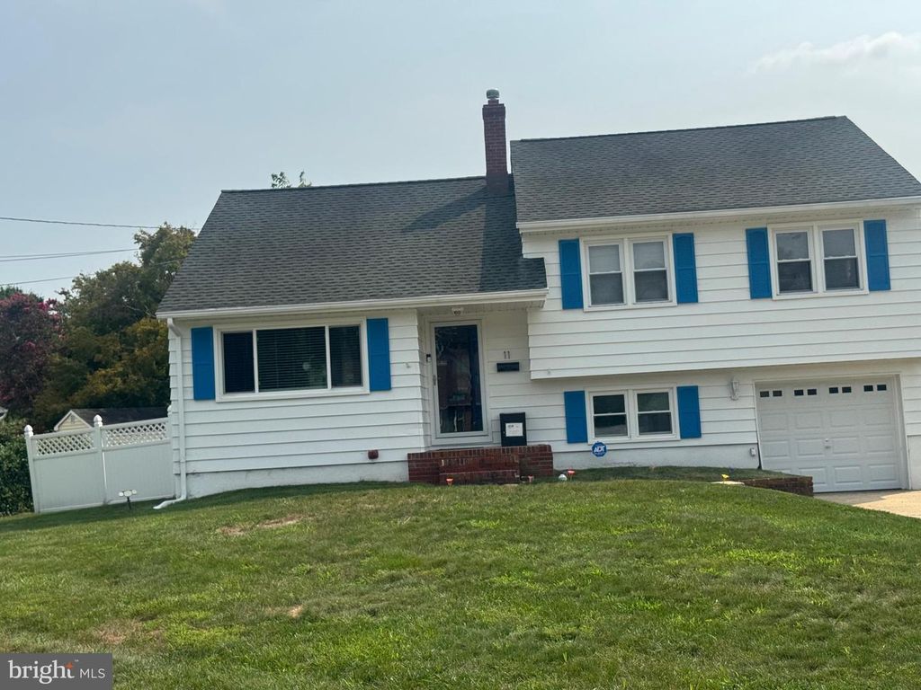 11 MANOR TERRACE, MT HOLLY, NJ 08060 — photo 2
