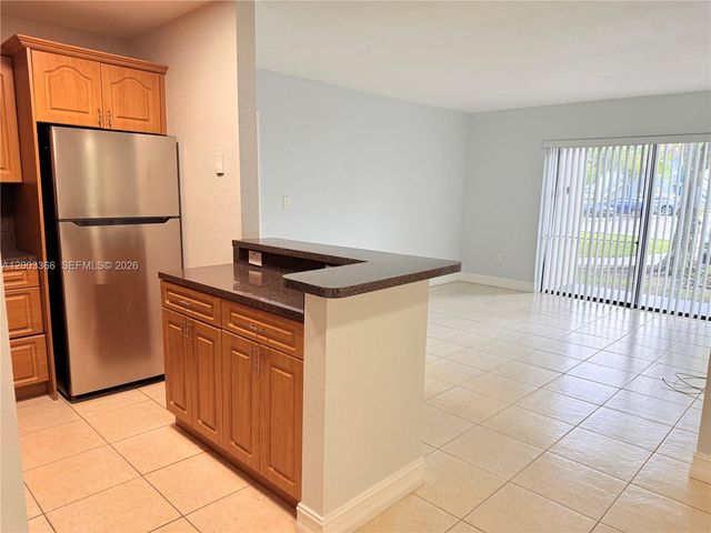 7200 NW 179th St 111, Hialeah, FL 33015