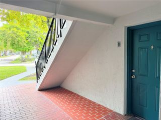 7200 NW 179th St 111, Hialeah, FL 33015