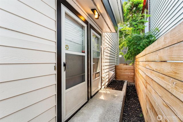 1609 E Alder Street, Seattle, WA 98122
