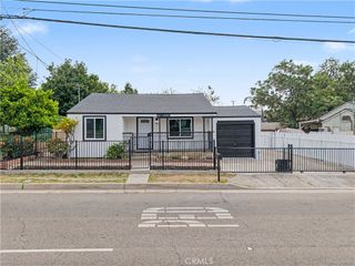 215 W Lugonia Ave, Redlands, CA 92374