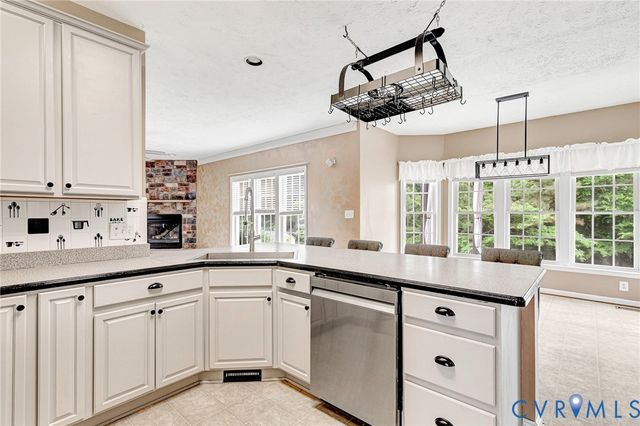 23281 Johnstown Ln, Ruther Glen, VA 22546