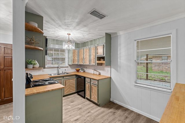 122 Miriam Lane, Shreveport, LA 71106