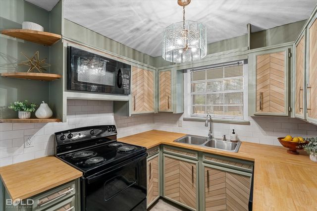 122 Miriam Lane, Shreveport, LA 71106