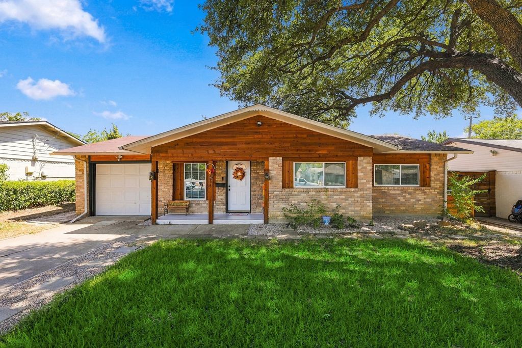 3214 Parker Street, Irving, TX 75062 — exterior