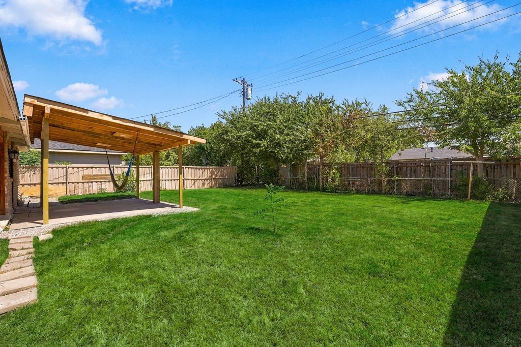 3214 Parker Street, Irving, TX 75062 — photo 2