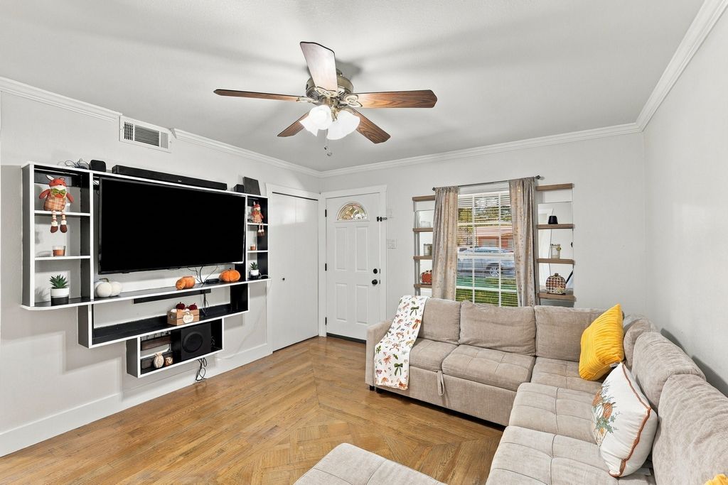 3214 Parker Street, Irving, TX 75062 — photo 4