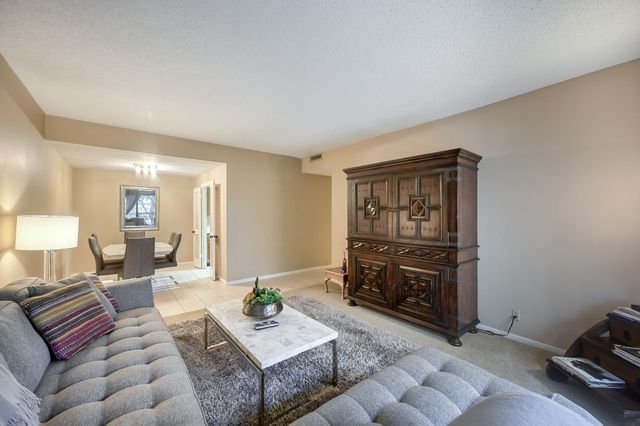 661 Bering Drive 310, Houston, TX 77057