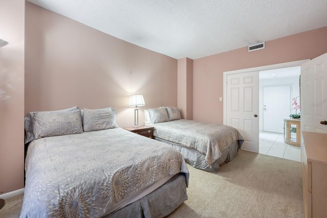 661 Bering Drive 310, Houston, TX 77057