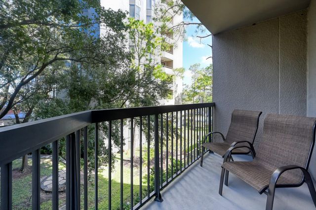 661 Bering Drive 310, Houston, TX 77057