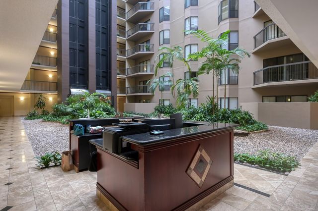 661 Bering Drive 310, Houston, TX 77057