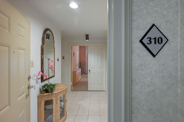 661 Bering Drive 310, Houston, TX 77057