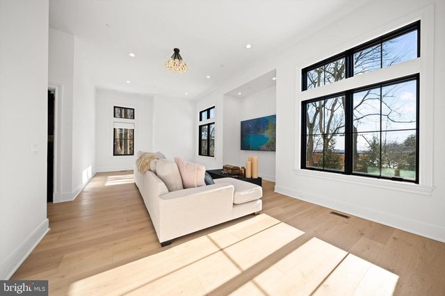 6116 EASTVIEW ST, Bethesda, MD 20817