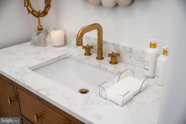 6116 EASTVIEW ST, Bethesda, MD 20817