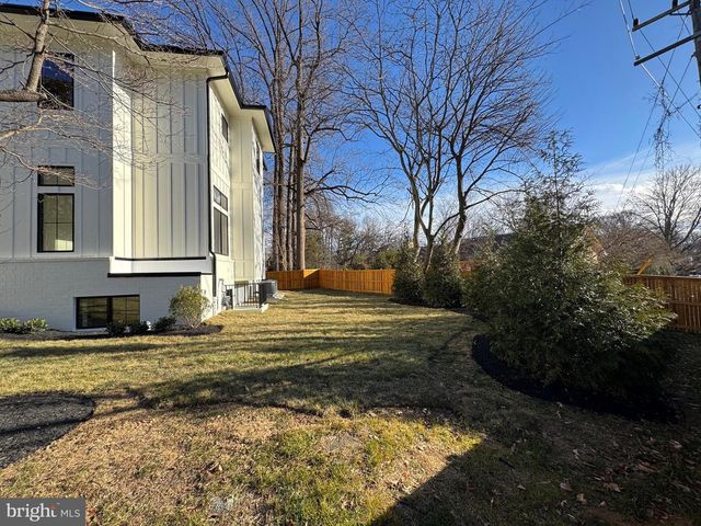 6116 EASTVIEW ST, Bethesda, MD 20817