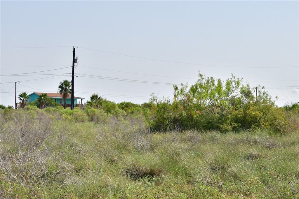 424-425 Forest Oak Lane, Rockport, TX 78382 — exterior
