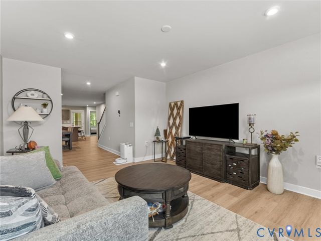 5420 Addison Gate Dr, Richmond, VA 23234