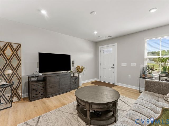 5420 Addison Gate Dr, Richmond, VA 23234