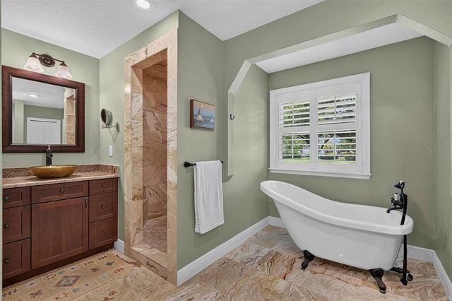 2604 ROYAL LIVERPOOL DRIVE, Tarpon Springs, FL 34688