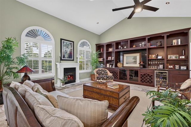 2604 ROYAL LIVERPOOL DRIVE, Tarpon Springs, FL 34688