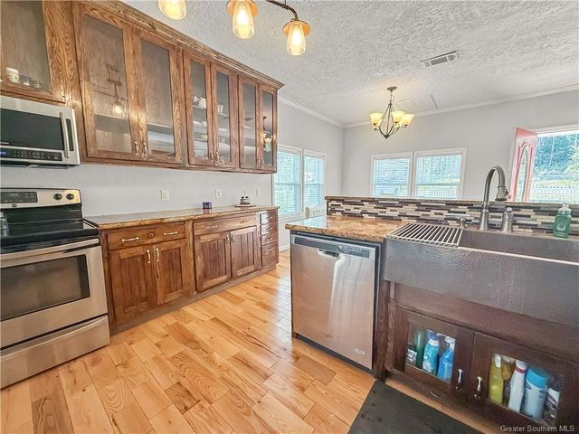 303 Knapp Street, Leesville, LA 71446