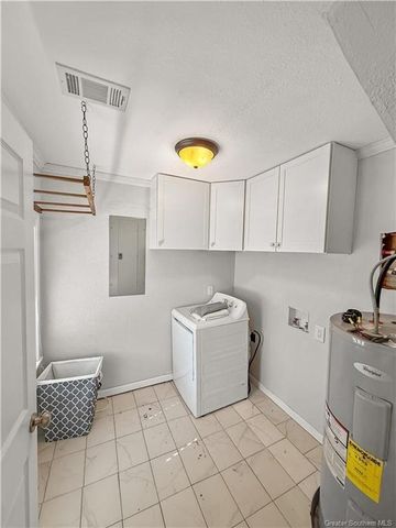 303 Knapp Street, Leesville, LA 71446