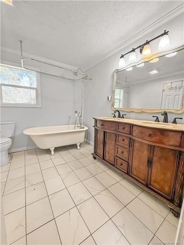 303 Knapp Street, Leesville, LA 71446