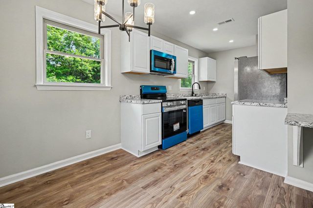 507 Craig Kropff Drive, Wellford, SC 29385