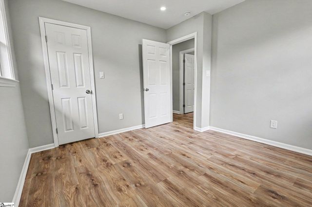 507 Craig Kropff Drive, Wellford, SC 29385
