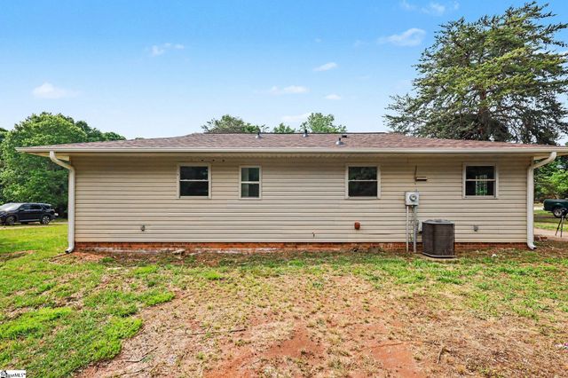 507 Craig Kropff Drive, Wellford, SC 29385