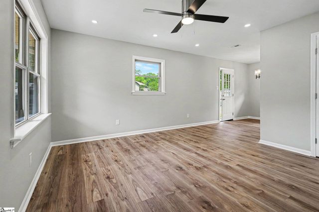 507 Craig Kropff Drive, Wellford, SC 29385