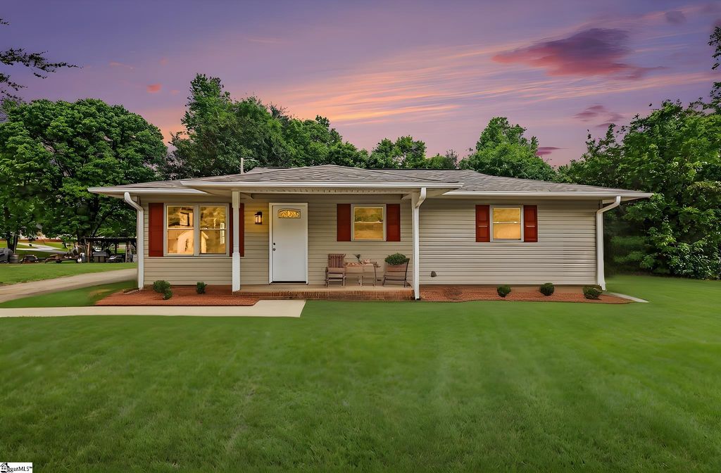 507 Craig Kropff Drive, Wellford, SC 29385