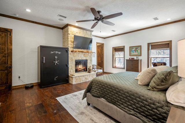4053 County Road 158, Hallettsville, TX 77964