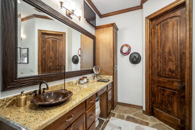4053 County Road 158, Hallettsville, TX 77964