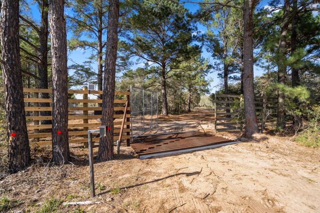 4053 County Road 158, Hallettsville, TX 77964