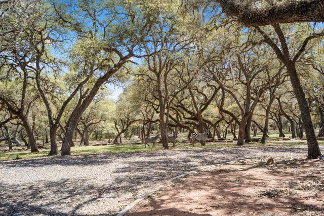 4053 County Road 158, Hallettsville, TX 77964