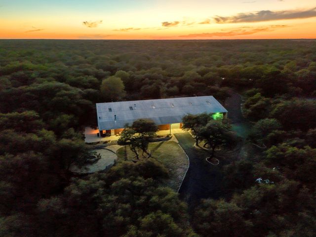 4053 County Road 158, Hallettsville, TX 77964