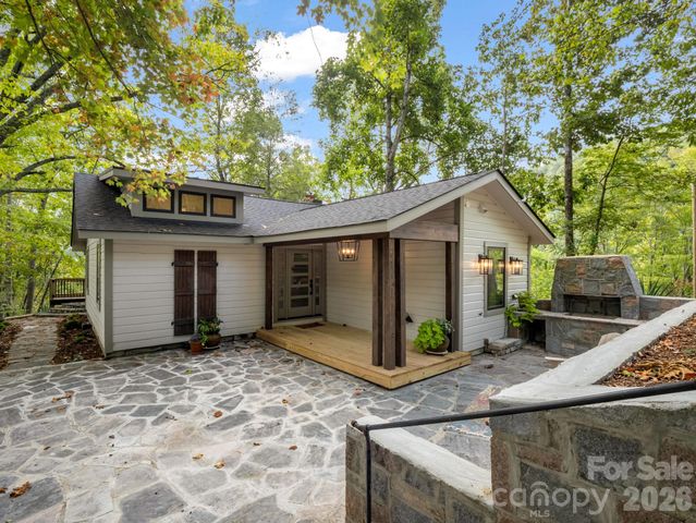 1821 Bearwallow Mountain Road, Hendersonville, NC 28792