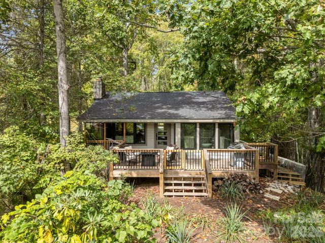 1821 Bearwallow Mountain Road, Hendersonville, NC 28792