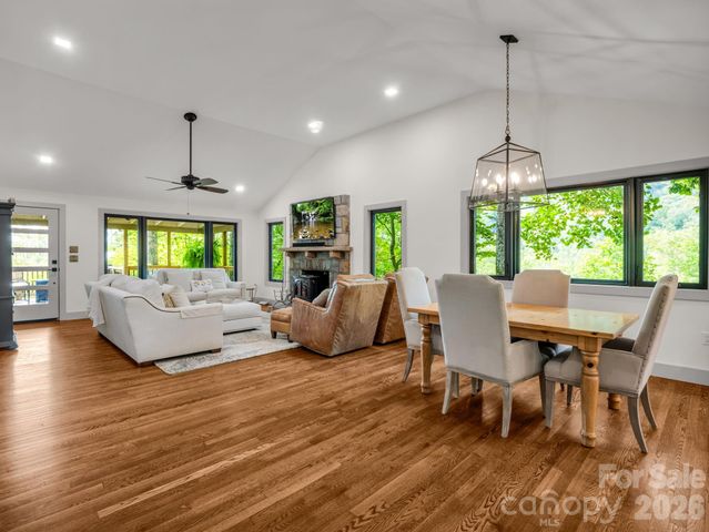 1821 Bearwallow Mountain Road, Hendersonville, NC 28792