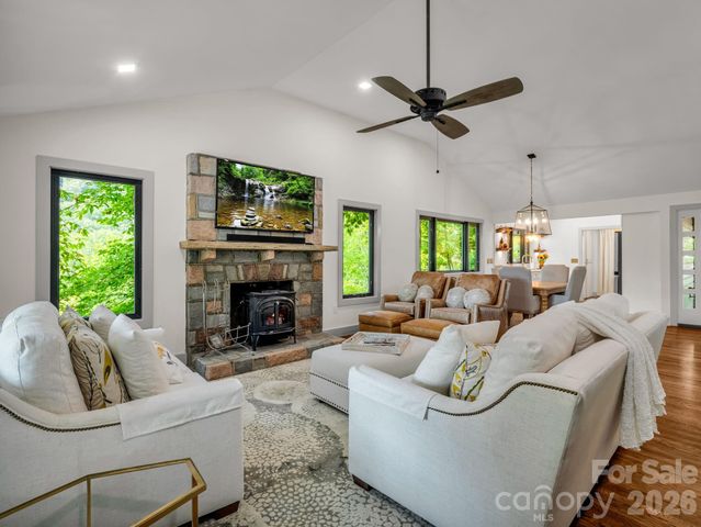 1821 Bearwallow Mountain Road, Hendersonville, NC 28792