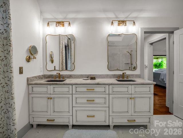 1821 Bearwallow Mountain Road, Hendersonville, NC 28792