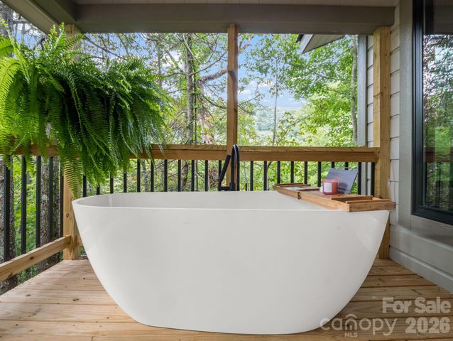 1821 Bearwallow Mountain Road, Hendersonville, NC 28792