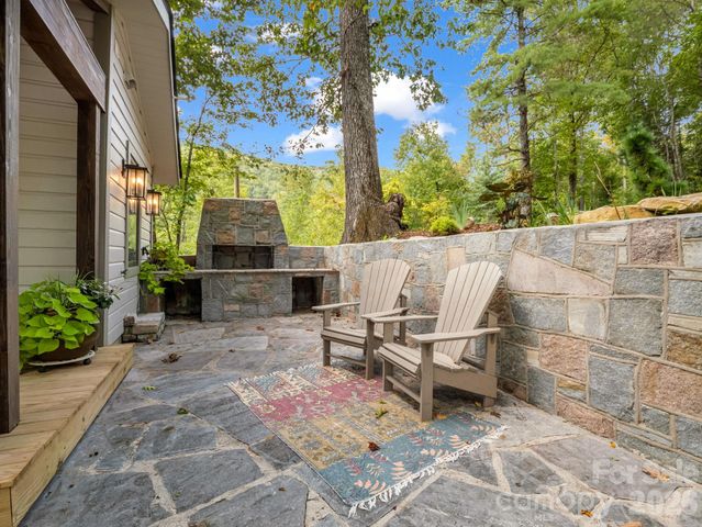 1821 Bearwallow Mountain Road, Hendersonville, NC 28792