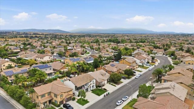 37052 Almond, Murrieta, CA 92563