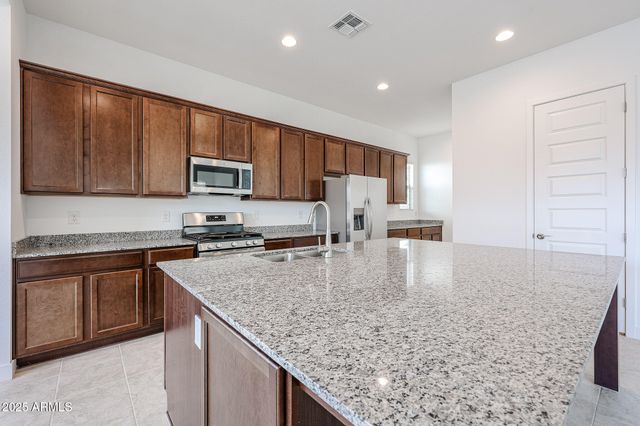 7654 W Crabapple Drive, Peoria, AZ 85383