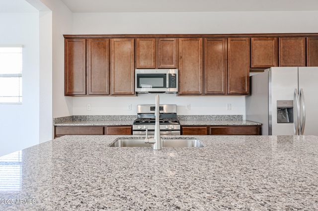 7654 W Crabapple Drive, Peoria, AZ 85383